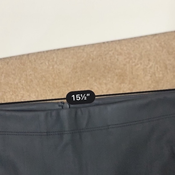 Express faux leather mini skirt size 8 - Picture 2 of 4